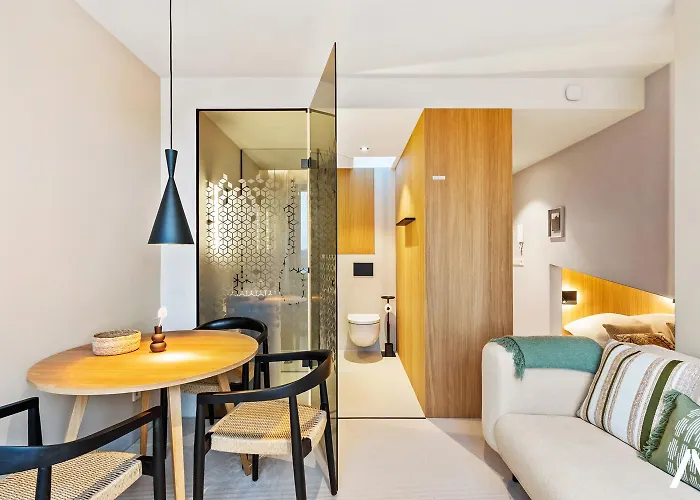 Modern And Cozy Studio Retreat Near The City